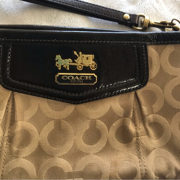Coach Signature Madison Op Art Large Wristlet. - Picture 9 of 9